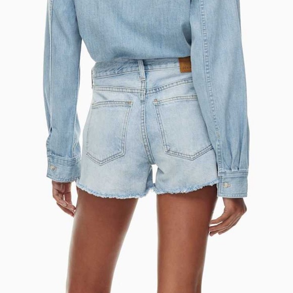 NWOT Denim Forum The Ex-boyfriend Denim Short - Picture 1 of 11